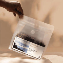 Cargar imagen en el visor de la galería, ¨Cocktail de caracoles"