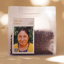 Cargar imagen en el visor de la galería, María López
