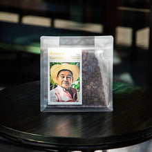 Cargar imagen en el visor de la galería, "Román García"
