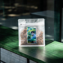 Cargar imagen en el visor de la galería, "Javier"
